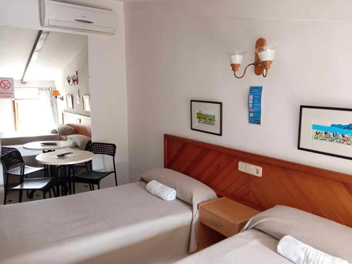 Hostal Ca'N Tiu Alaro Guest house