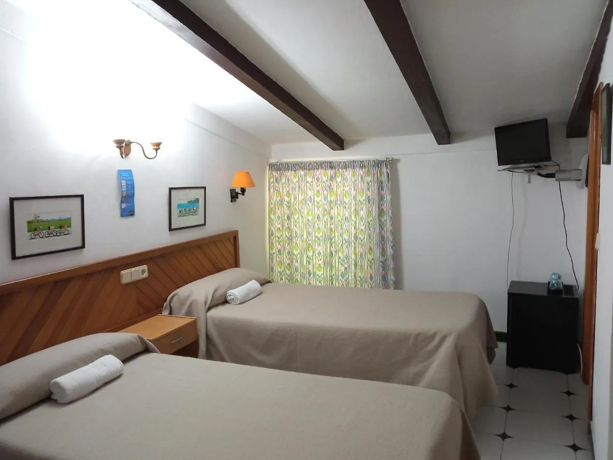 Hostal Ca'N Tiu Alaro 2*,  Spain